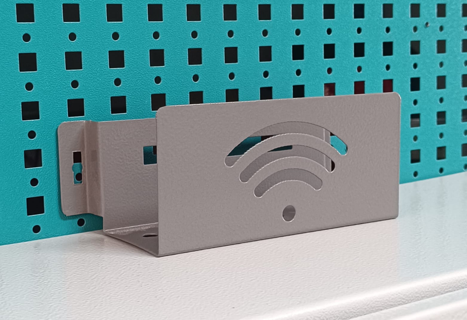 Wifi Cebi Modem Saklama Kutusu Çok Amaçlı Duvar Tipi Metal Aparat Antrasit ( 24-36-54-72,li modüller için ) 150X70X60 mm 