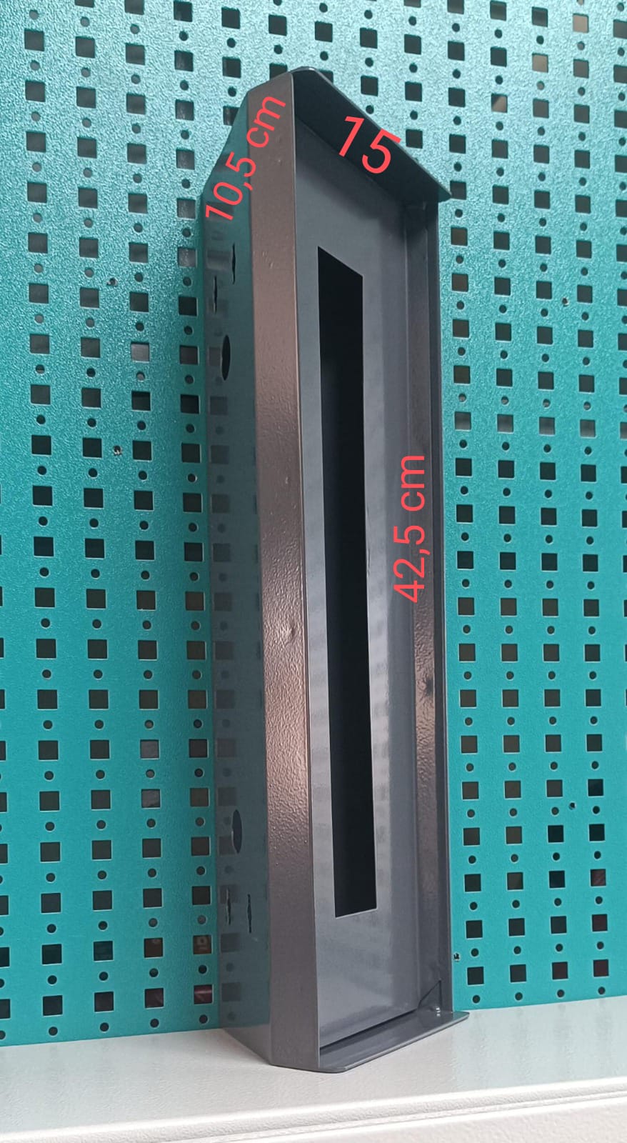 Diafon 15x42,5x11 Cm Kapı Zili Paneli Açı / Yön Çevirme ve Yağmurdan, Kardan, Zararlı Güneş Işınlarından Koruma Aparatıdır.  